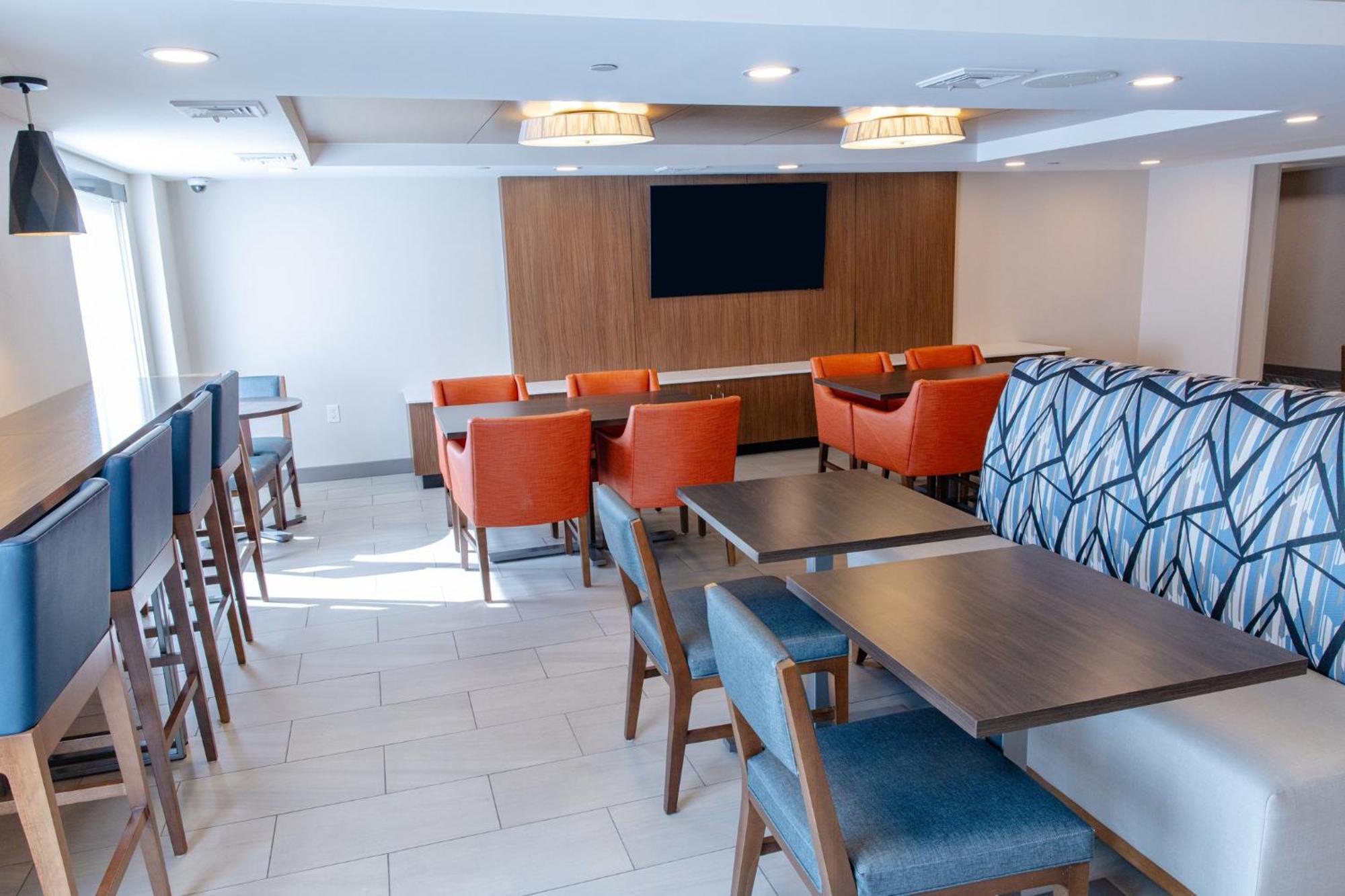 Holiday Inn Express - Neptune By Ihg Exterior foto
