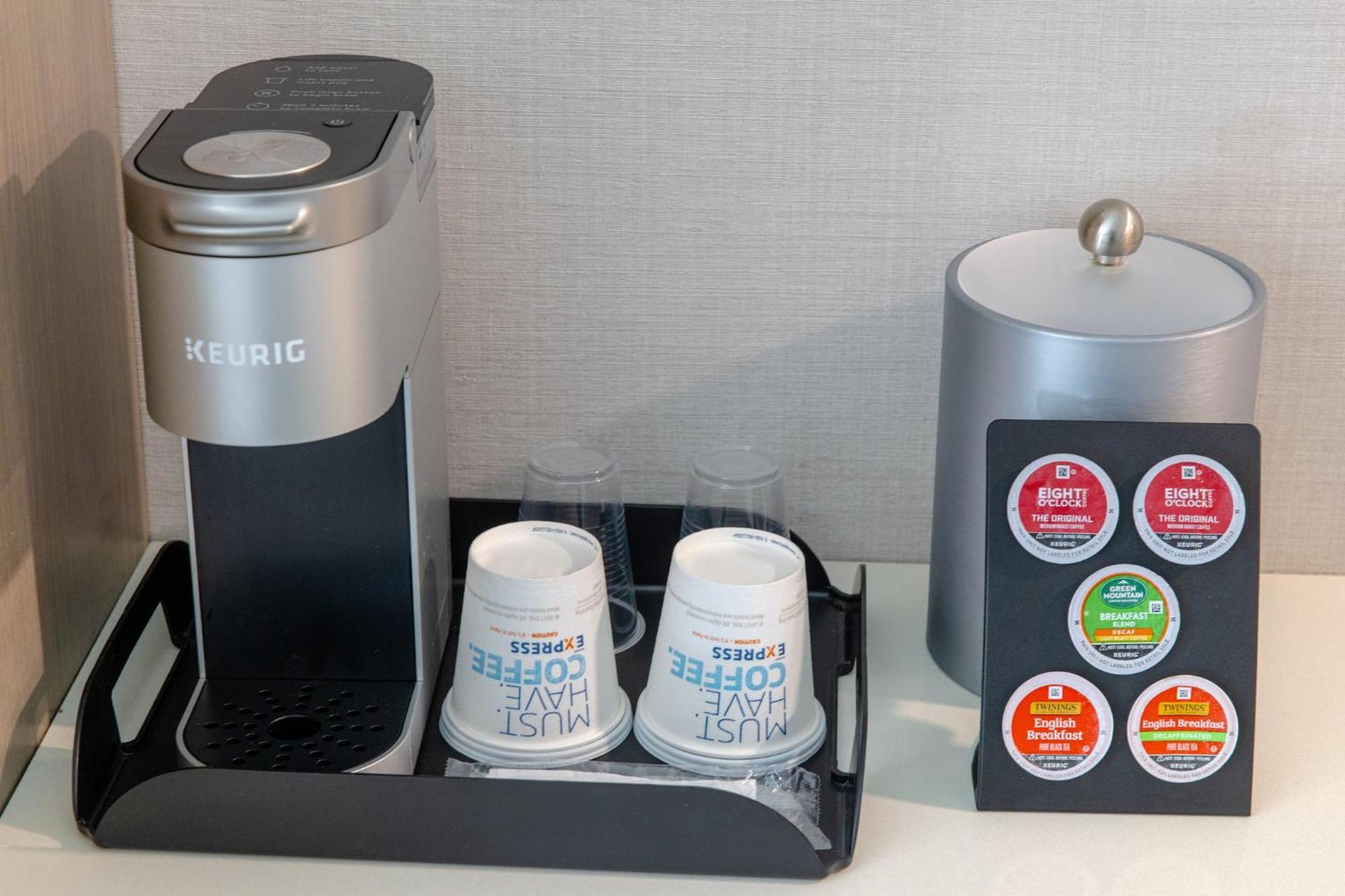 Holiday Inn Express - Neptune By Ihg Exterior foto